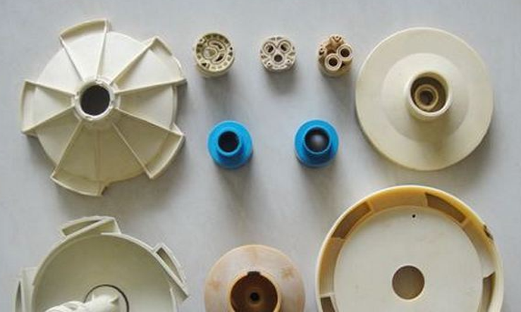 注塑模具首選鴻仁威爾