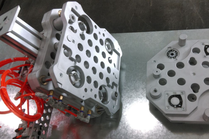 注塑模具首選鴻仁威爾