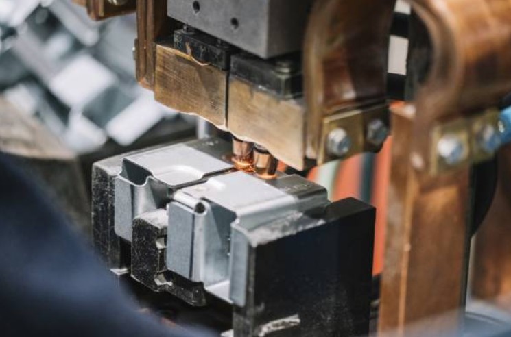 注塑模具首選鴻仁威爾