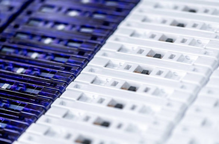 注塑模具首選鴻仁威爾