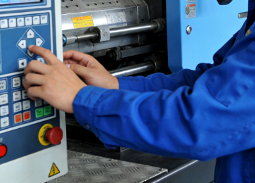 注塑模具首選鴻仁威爾