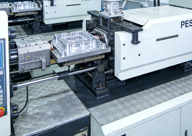 注塑模具首選鴻仁威爾