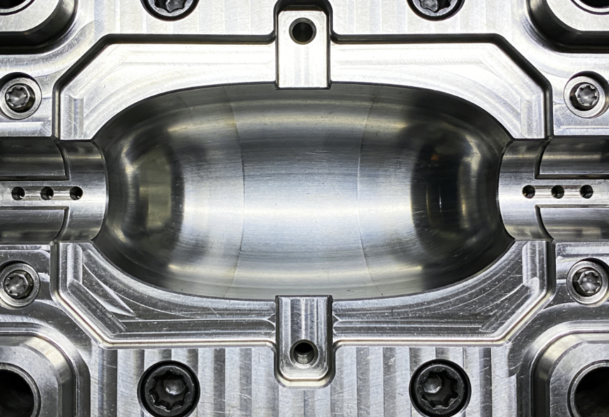 注塑模具首選鴻仁威爾